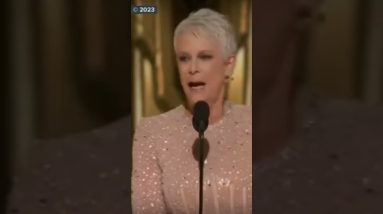 Jaime Lee Curtis is  a one man army at the Oscars